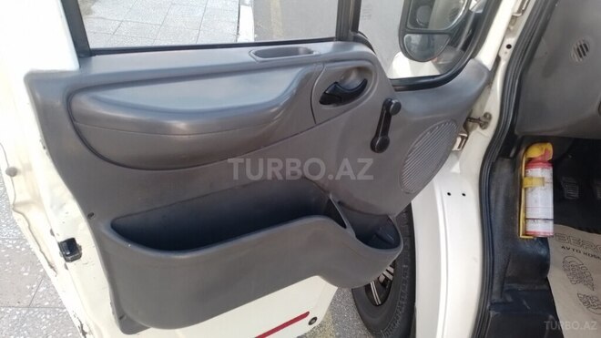 Ford Transit-8