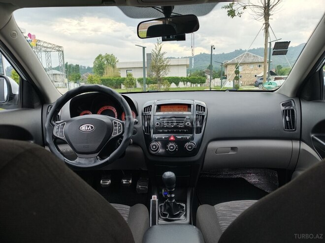 Kia Ceed SW-19