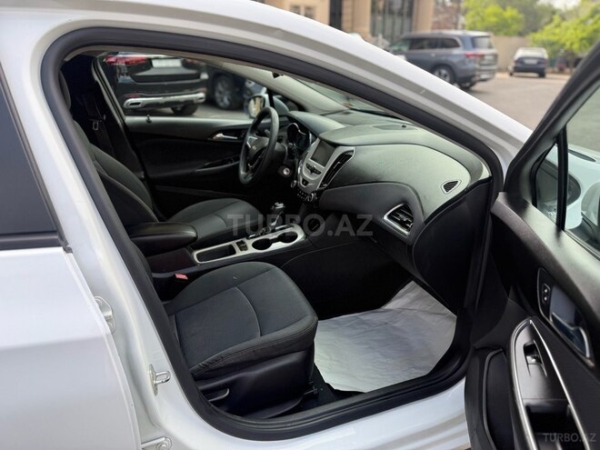 Chevrolet Cruze-10