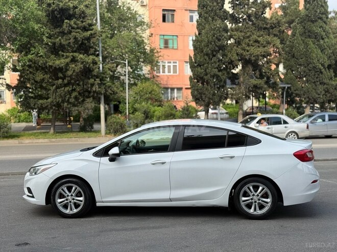 Chevrolet Cruze-12