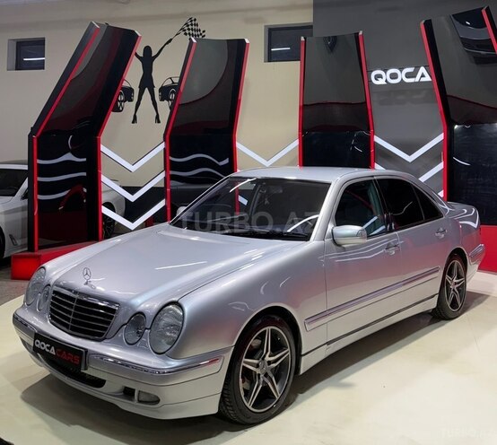 Mercedes E 220-2