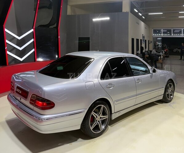 Mercedes E 220-7