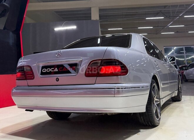 Mercedes E 220-8