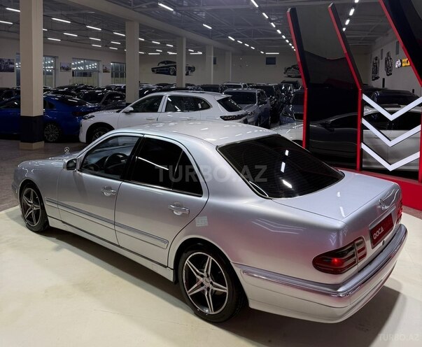 Mercedes E 220-6