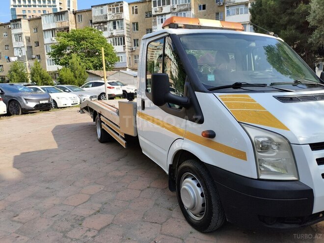 Ford Transit-9
