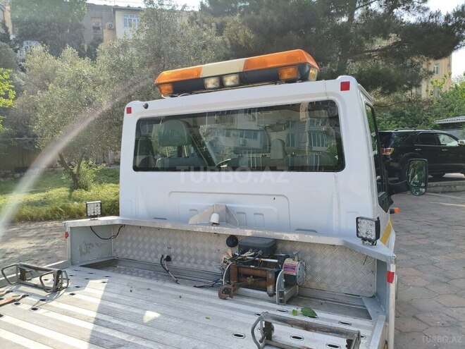 Ford Transit-10
