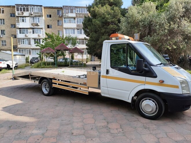 Ford Transit-12