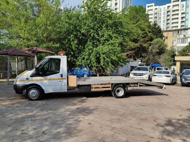 Ford Transit-17
