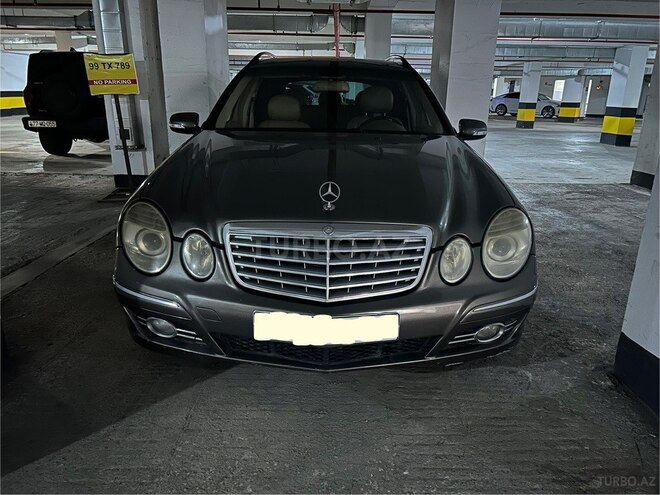 Mercedes E 220-1