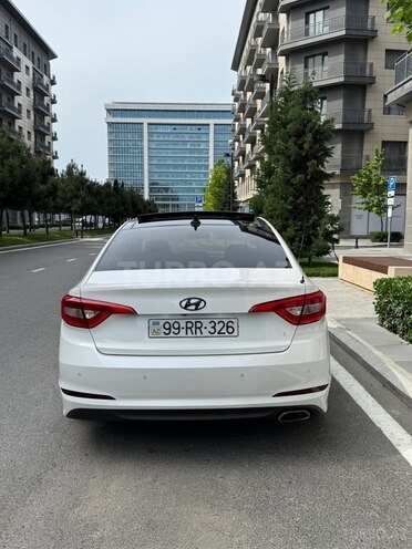 Hyundai Sonata-5