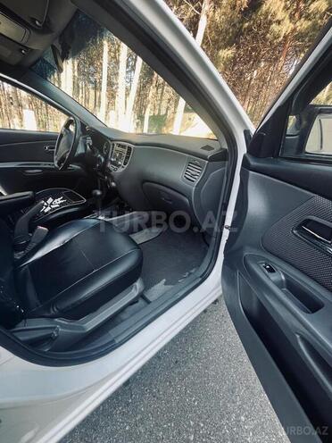 Kia Rio-5