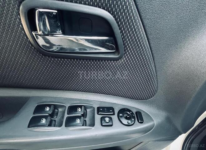 Kia Rio-12