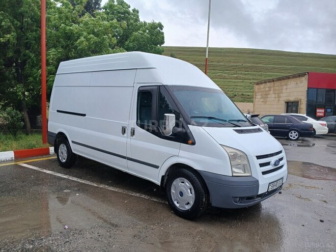 Ford Transit-3