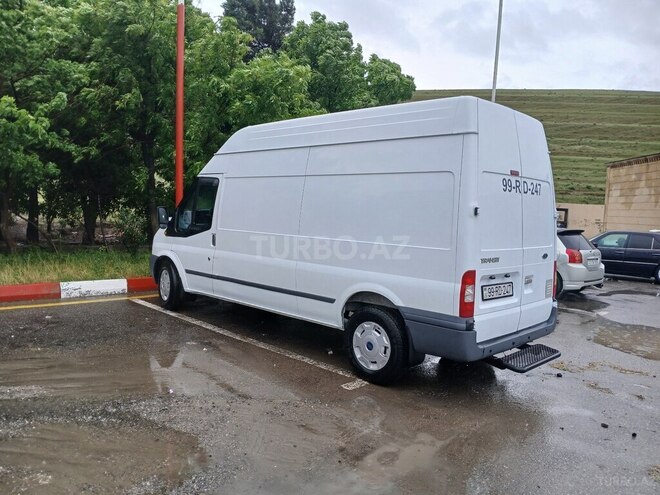 Ford Transit-6