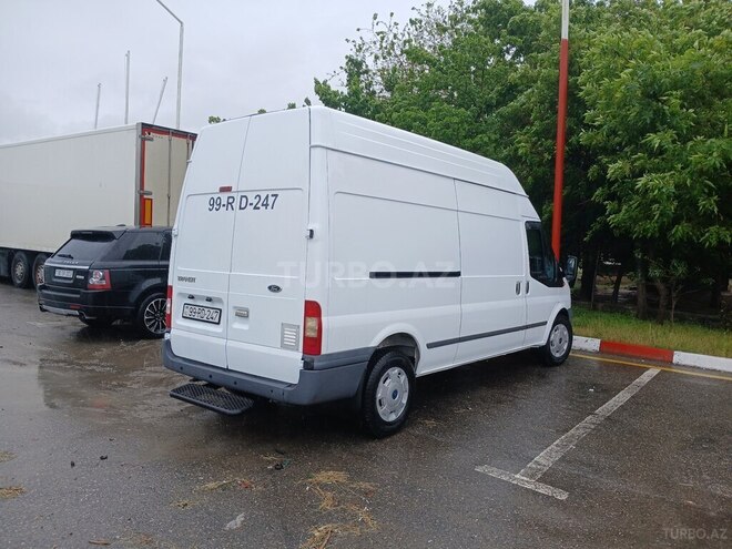 Ford Transit-5