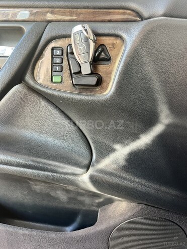 Mercedes E 270-9