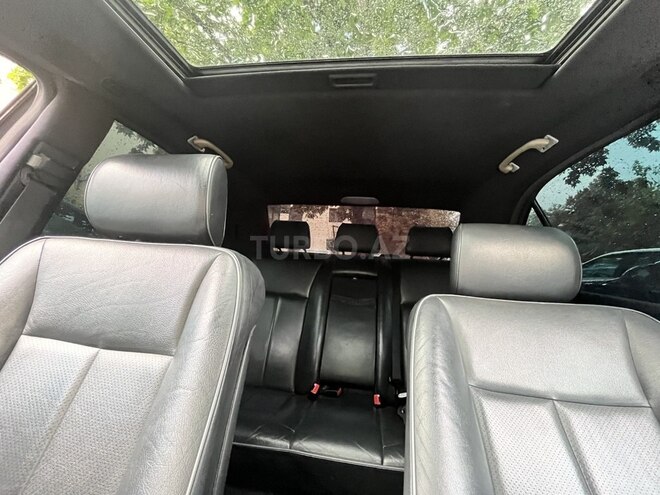 Mercedes E 270-10