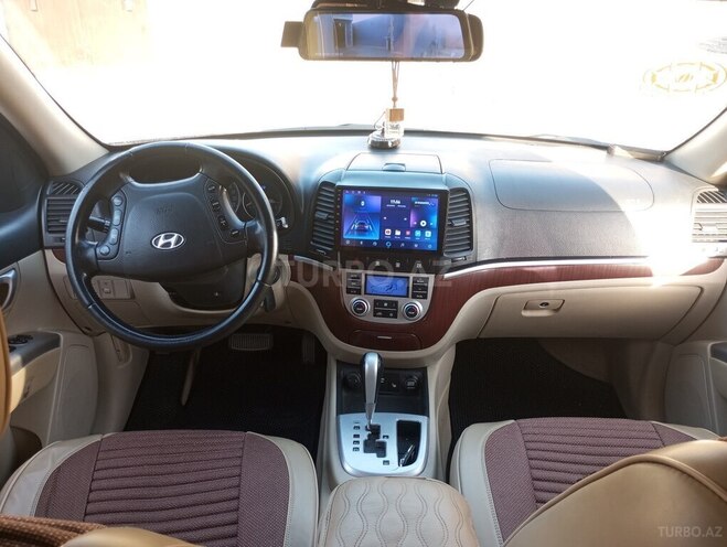 Hyundai Santa Fe-13