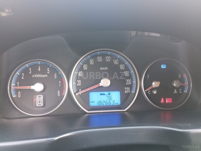 Hyundai Santa Fe-15