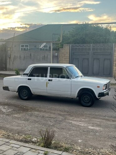 LADA (VAZ) 2107-2