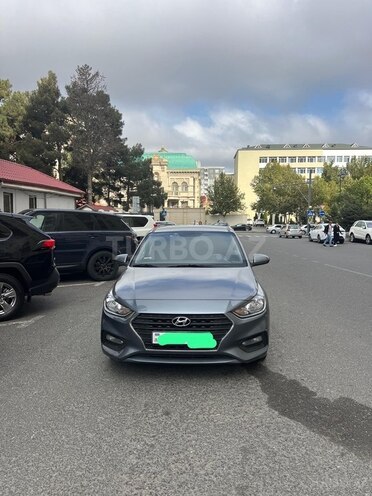 Hyundai Accent-1