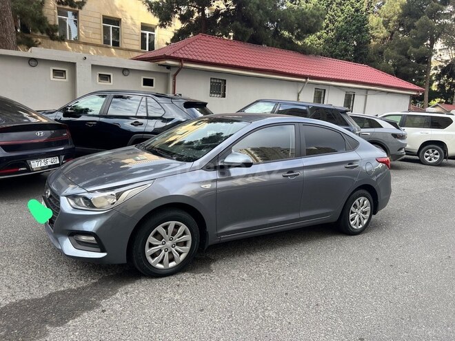 Hyundai Accent-4