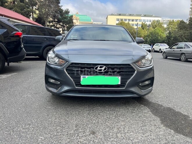 Hyundai Accent-2