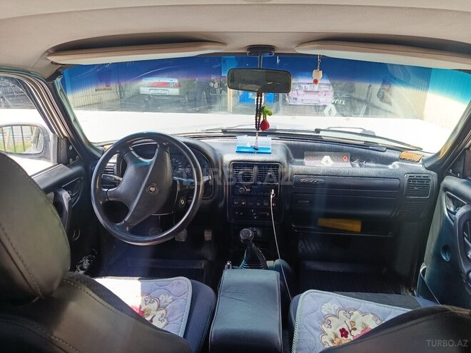 GAZ 3110 "Volga"-6