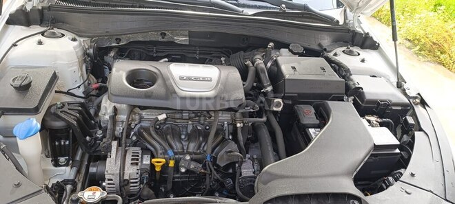 Kia Optima-4