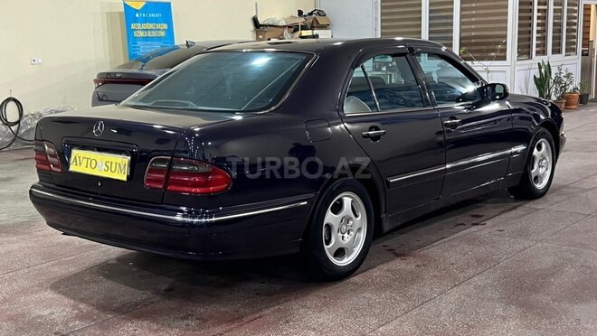 Mercedes E 240-5