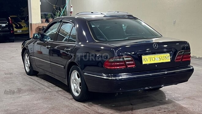 Mercedes E 240-3