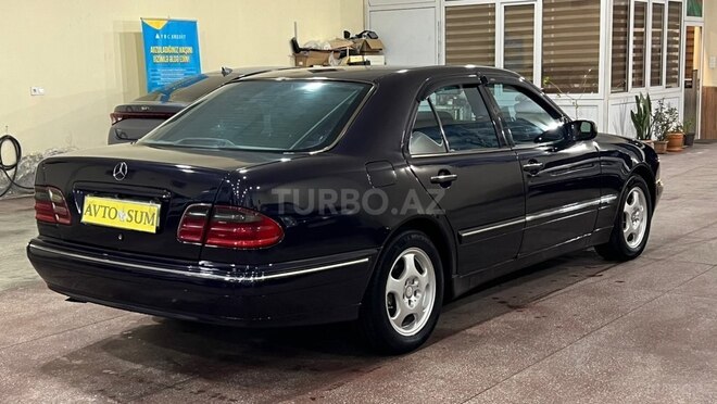 Mercedes E 240-15