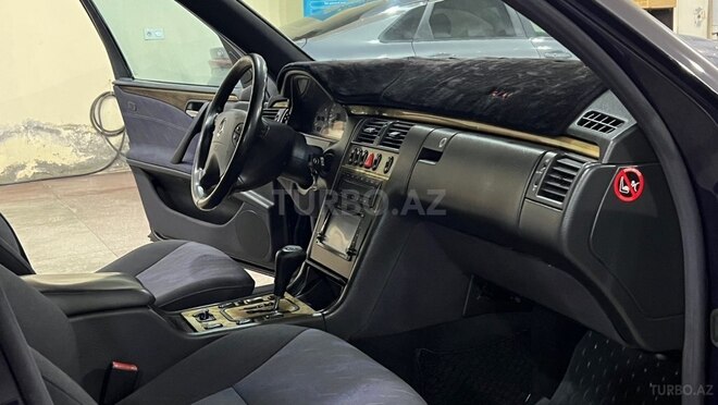Mercedes E 240-20