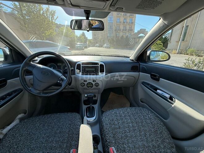 Hyundai Accent-3