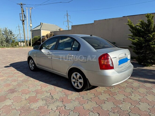 Hyundai Accent-5