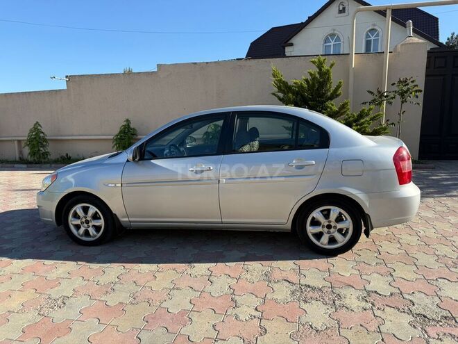 Hyundai Accent-6