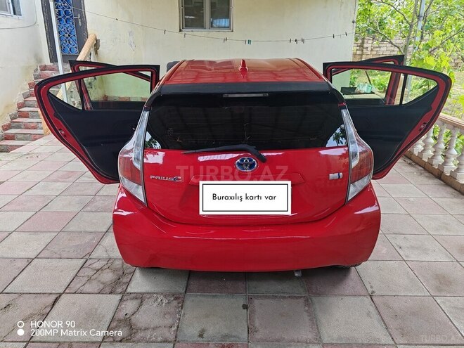 Toyota Prius C-2