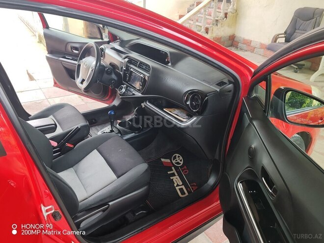 Toyota Prius C-5