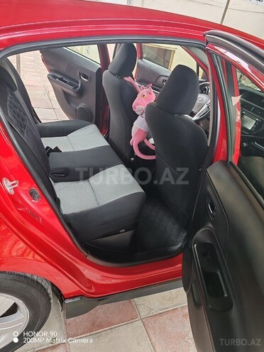 Toyota Prius C-6