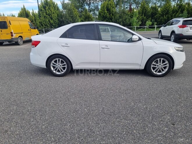 Kia Cerato-5