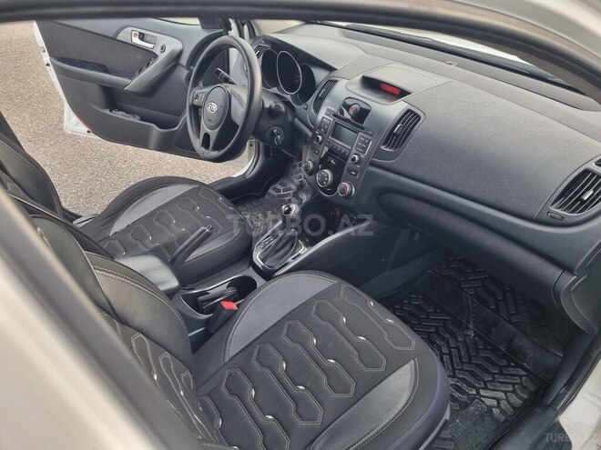Kia Cerato-8