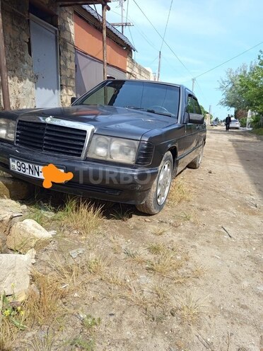 Mercedes 190-1