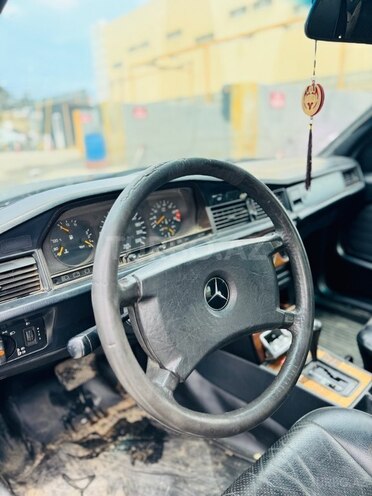 Mercedes 190-6