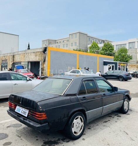 Mercedes 190-4