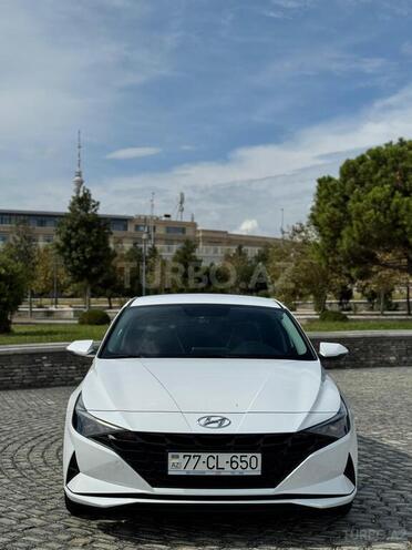 Hyundai Elantra-1