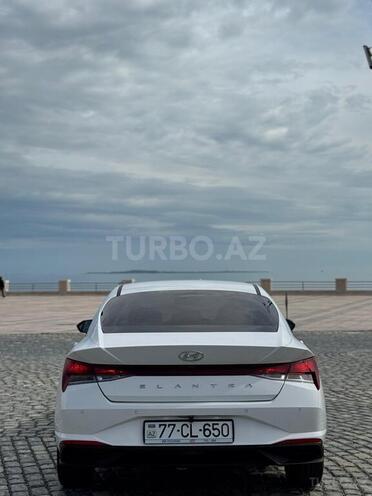 Hyundai Elantra-6