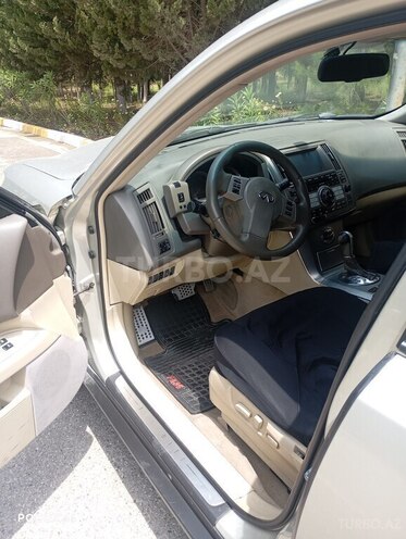 Infiniti FX35-6