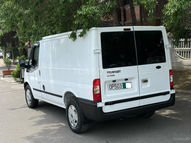 Ford Transit-11