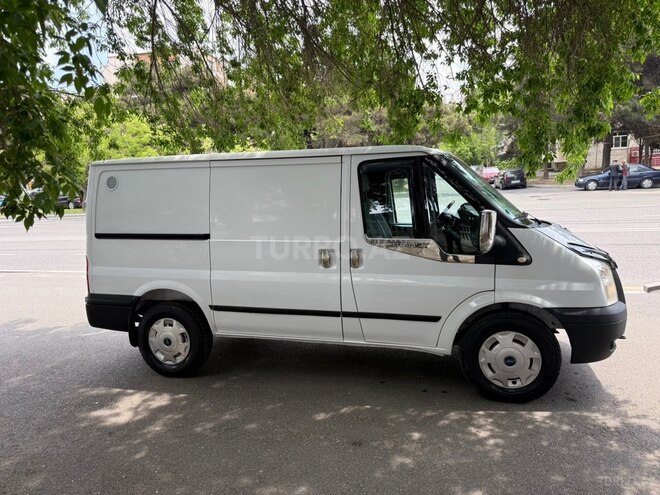 Ford Transit-3