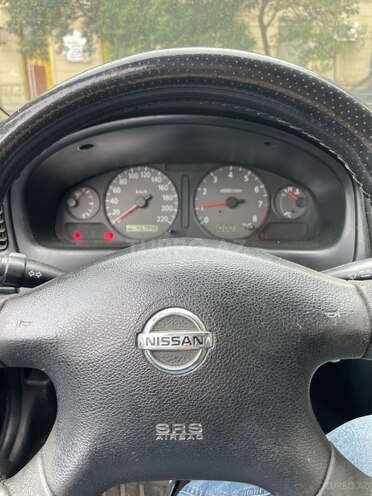 Nissan Sunny-2